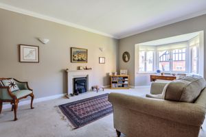 Sitting Room (2)- click for photo gallery